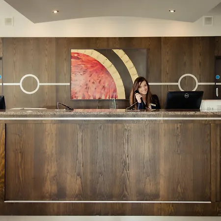 阿斯别克特西园酒店