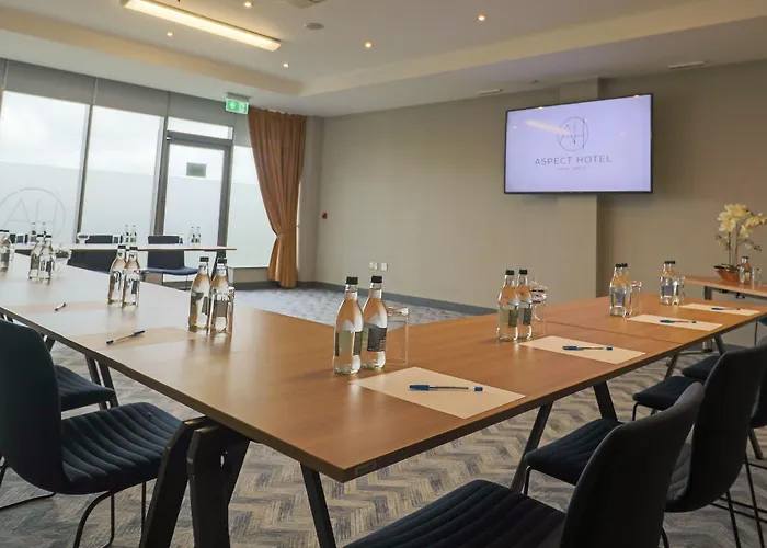 Ξενοδοχείο Aspect Park West