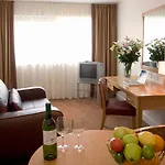Aspect Park West 4*