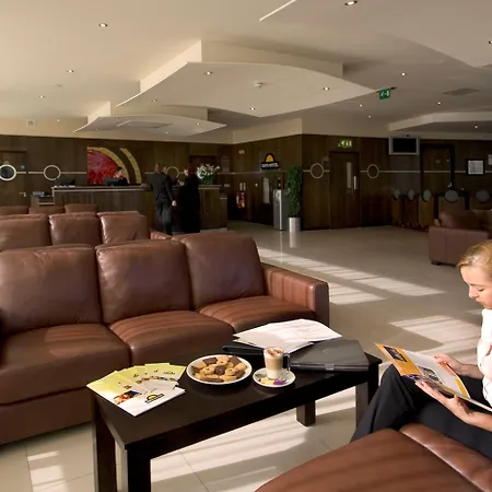 Aspect Park West 4*
