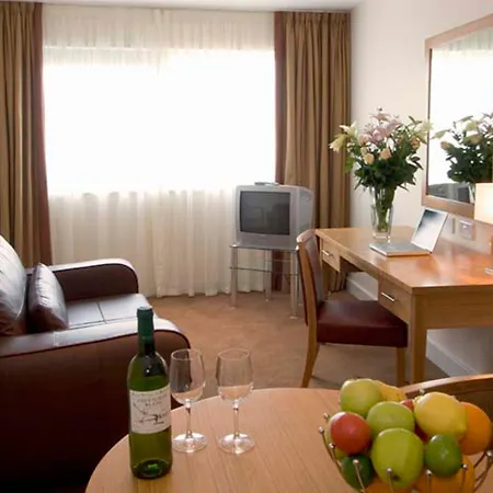 Aspect Park West 4*