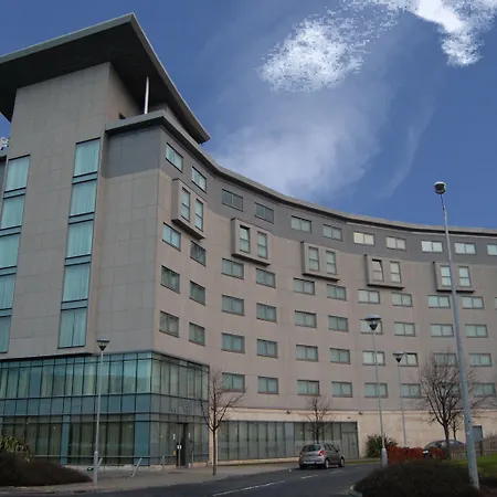 Aspect Park West 4*