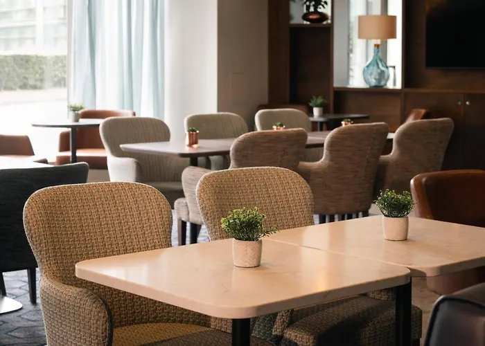 Hotel Aspect Park West 4*